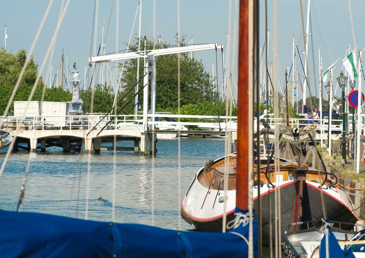 Waterland Hoge Huis モニキンダム エクステリア 写真